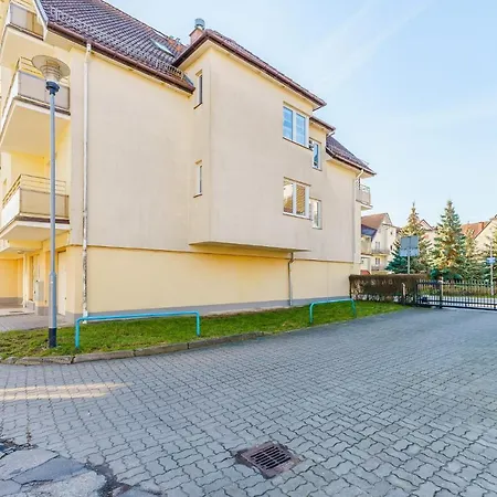 Klonowa Przy Morzu Z Garazem Kolberg