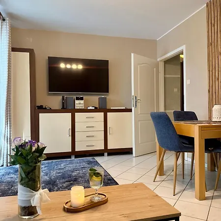 Apartament Klonowa Przy Morzu Z Garażem Kołobrzeg