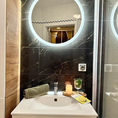 Apartament Klonowa Przy Morzu Z Garażem Kołobrzeg