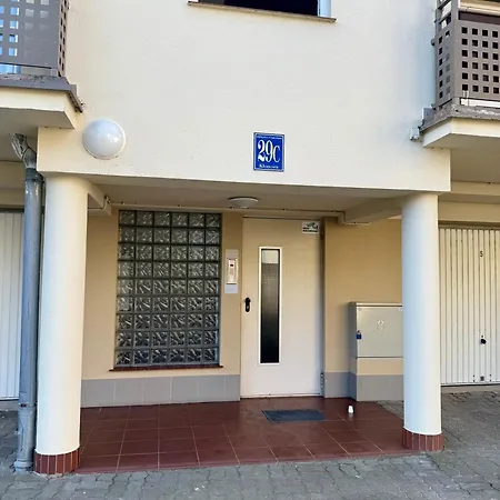 Apartament Klonowa Przy Morzu Z Garażem Kołobrzeg